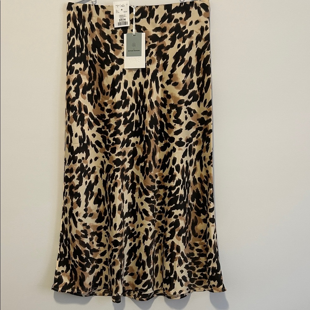 Chic Leopard Print Midi Skirt